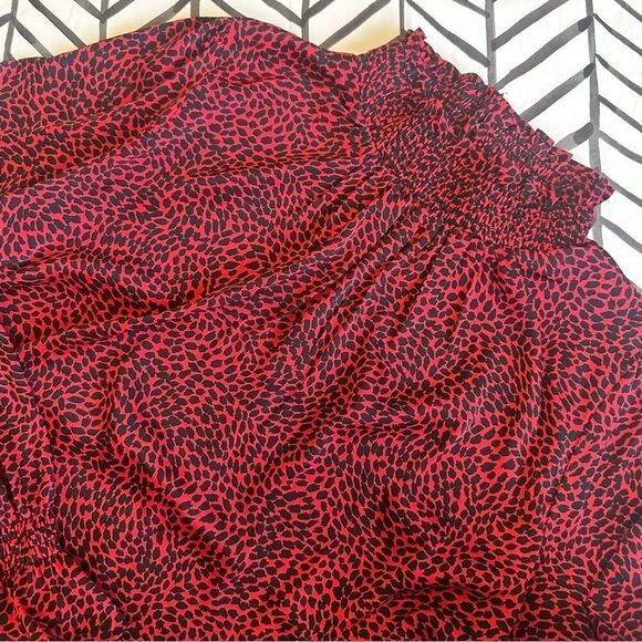 H&M Size L Long Sleeve Red and Black Leopard Print Turtleneck Blouse - Picture 1 of 4